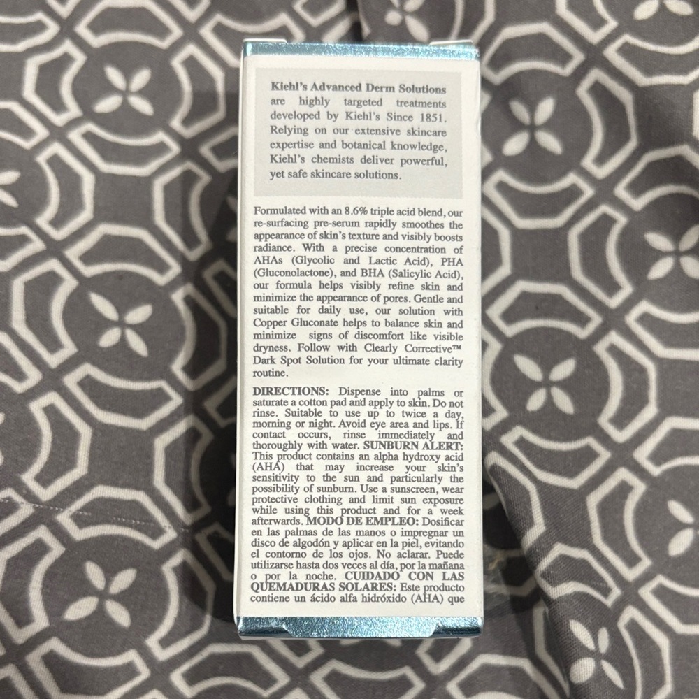 Kiehl's Clearly Corrective Re-Texturizing Triple Acid Pre-Serum - Picture 4 of 5